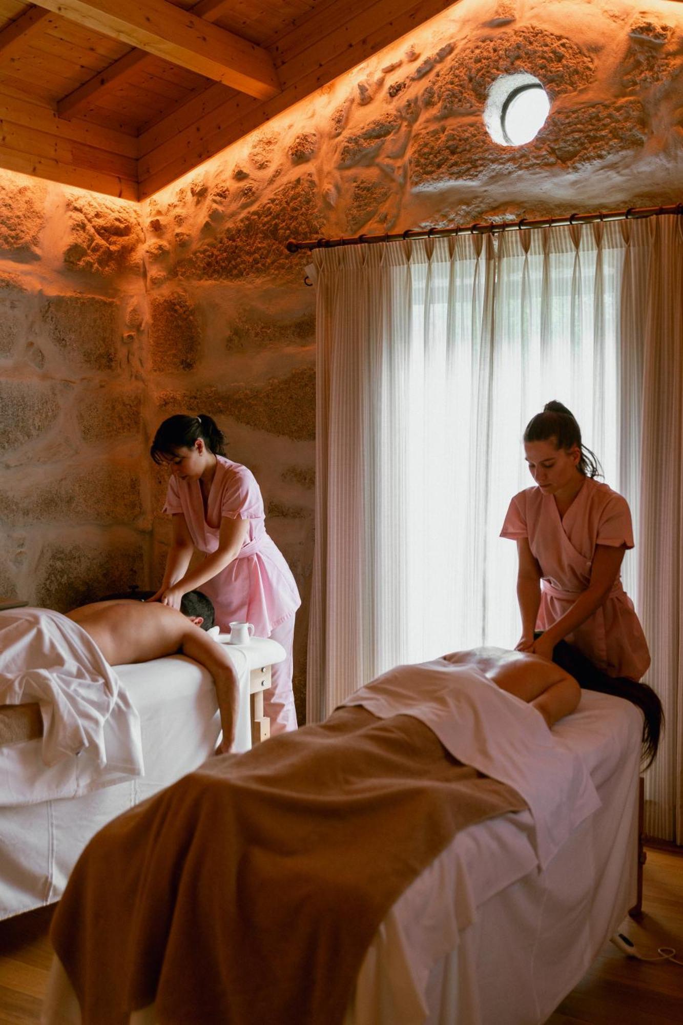 Torel Saboaria Porto Buitenkant foto Thai massage