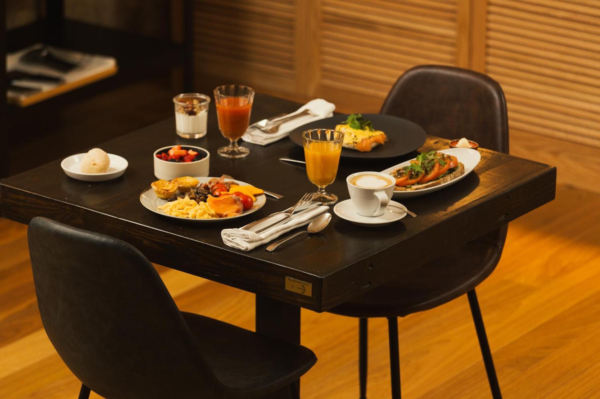 Torel Saboaria Porto Buitenkant foto A breakfast table